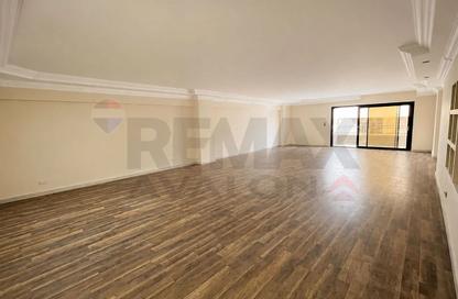 Apartment - 3 - 2 for sale in Al Geish Road - Glim - Hay Sharq - Alexandria