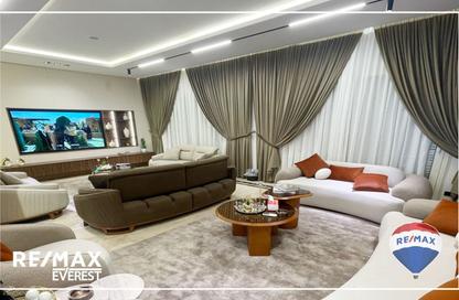 تاون هاوس - 5 غرف نوم - 4 حمامات للايجار في جرين 3 - الحي الثاني - الشيخ زايد - الجيزة