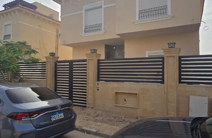 فيلا - 4 - 4 للبيع في ريحانا فيلاز - امتداد المستثمرين الشمالية - مدينة القاهرة الجديدة - القاهرة