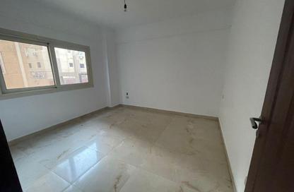 Apartment - 4 Bedrooms - 2 Bathrooms for rent in South Lotus - El Lotus - New Cairo City - Cairo