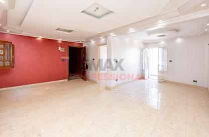 Apartment - 3 Bedrooms - 1 Bathroom for sale in Abou Quer Road - Roushdy - Hay Sharq - Alexandria