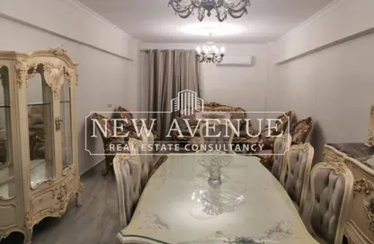 شقة - 3 غرف نوم - 2 حمامات للبيع في المجاورة الثانية - المنطقة الخامسة - مدينة الشروق - القاهرة