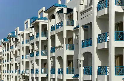 شاليه - 2 غرف نوم - 2 حمامات للبيع في إمارتس هايتس - قسم الضبعة - الساحل الشمالي