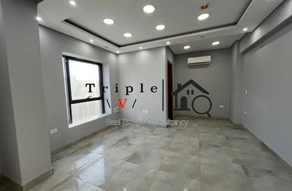 Clinic - Studio - 1 Bathroom for rent in Al Khamayel city - Sheikh Zayed Compounds - Sheikh Zayed City - Giza