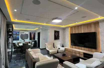 فيلا - 4 غرف نوم - 4 حمامات للبيع في إيفوار - الشيخ زايد - الجيزة