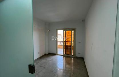 Office Space - Studio - 3 Bathrooms for rent in Al Laselky St. - El Laselky - New Maadi - Hay El Maadi - Cairo