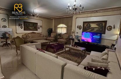 Apartment - 3 Bedrooms - 3 Bathrooms for sale in 8th District - Sheikh Zayed City - Giza
