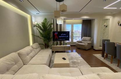 Apartment - 2 Bedrooms - 1 Bathroom for rent in Hadayek Al Mohandessin - 4th District - Sheikh Zayed City - Giza