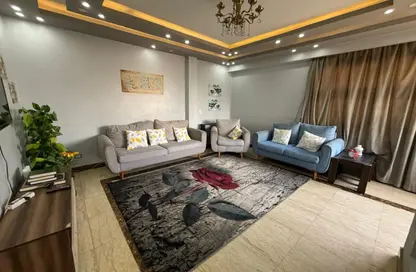 شقة - 3 غرف نوم - 2 حمامات للبيع في ميدان مصطفي محمود - المهندسين - الجيزة