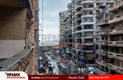 Apartment - 3 Bedrooms - 1 Bathroom for sale in Khaled Ibn Al Walid St. - Miami - Hay Awal El Montazah - Alexandria