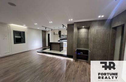 Apartment - 3 Bedrooms - 3 Bathrooms for sale in Eastown - 5th Settlement Compounds - The 5th Settlement - New Cairo City - Cairo