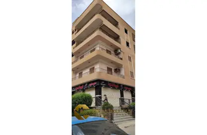 بناية كاملة - 3 غرف نوم - 3 حمامات للبيع في المحور المركزي - الحي الخامس - مدينة 6 أكتوبر - الجيزة