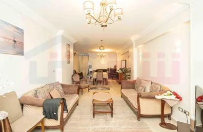 شقة - 3 غرف نوم - 3 حمامات للبيع في الشاطبي - حي وسط - الاسكندرية