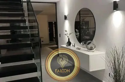 Apartment - 2 Bedrooms - 2 Bathrooms for sale in District 5 - 5th Settlement Compounds - The 5th Settlement - New Cairo City - Cairo