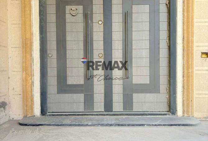 102899370 - Property Image 2