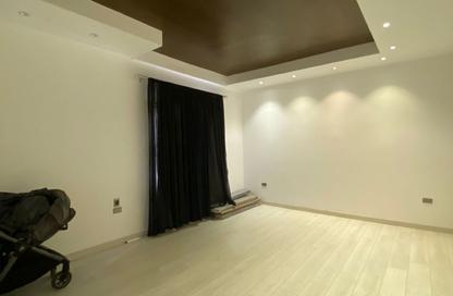 (بنتهاوس  (روف - 3 غرف نوم - 2 حمامات للايجار في جاليريا  مون فالى - المستثمرين الجنوبية - مدينة القاهرة الجديدة - القاهرة