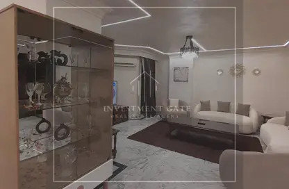 Apartment - 3 Bedrooms - 3 Bathrooms for rent in Moez Al Dawla St. - 6th Zone - Nasr City - Cairo