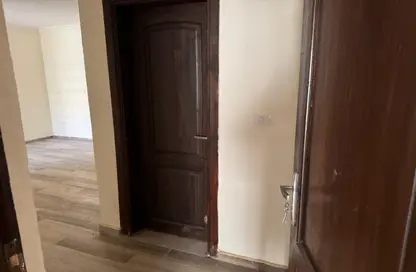 سطح - 1 حمام للايجار في الحي السابع - الشيخ زايد - الجيزة