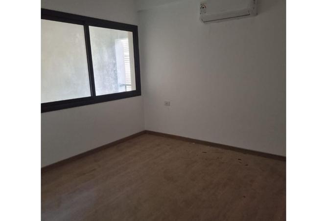 98833035 - Property Image 3