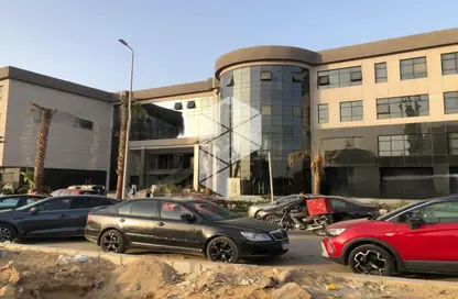 عيادة - 2 غرف نوم - 1 حمام للايجار في محور جمال عبد الناصر - التجمع الثالث - مدينة القاهرة الجديدة - القاهرة