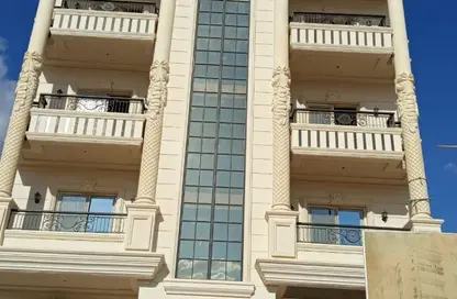 Apartment - 3 Bedrooms - 2 Bathrooms for sale in Al Nawadi St - Hadayek October - 6 October City - Giza