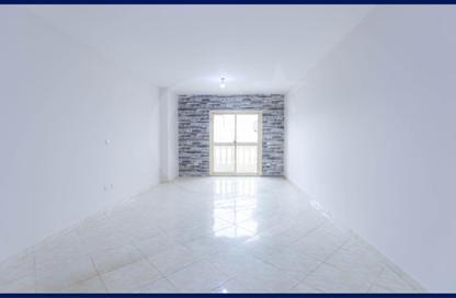 Apartment - 3 Bedrooms - 1 Bathroom for rent in Mostafa Kamel St. - Abu Qir - Hay Than El Montazah - Alexandria