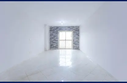 شقة - 3 غرف نوم - 1 حمام للايجار في شارع مصطفي كامل - ابو قير - حي ثان المنتزة - الاسكندرية