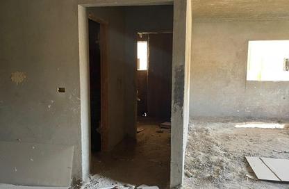 Apartment - 3 Bedrooms - 3 Bathrooms for sale in Abou El Houl - New Cairo City - Cairo