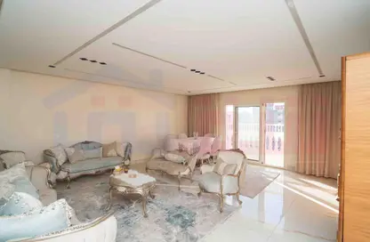 شقة - 3 غرف نوم - 2 حمامات للبيع في شارع فاروق عبد الوهاب - ميامي - حي اول المنتزة - الاسكندرية