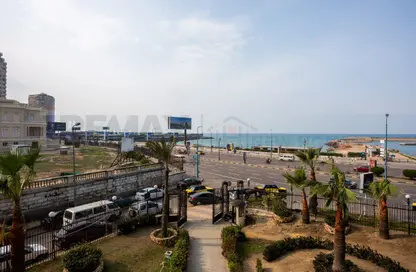 شقة - 3 غرف نوم - 2 حمامات للبيع في زيزينيا - حي شرق - الاسكندرية