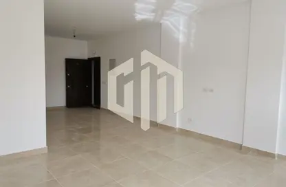 شقة - 3 غرف نوم - 2 حمامات للبيع في جاليريا  مون فالى - المستثمرين الجنوبية - مدينة القاهرة الجديدة - القاهرة