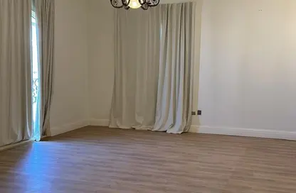 شقة - 3 غرف نوم - 2 حمامات للايجار في المنطقة ب - حى جنوب الاكايمية - مدينة القاهرة الجديدة - القاهرة