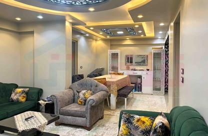 شقة - 3 غرف نوم - 1 حمام للبيع في محرم بك - حي وسط - الاسكندرية