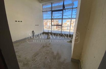 Clinic - Studio - 1 Bathroom for sale in Three Sixty - 5th Settlement Compounds - The 5th Settlement - New Cairo City - Cairo
