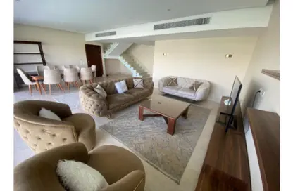 (بنتهاوس  (روف - 4 غرف نوم - 5 حمامات للبيع في لايك فيو ريزيدنس - كمبوندات التجمع الخامس - التجمع الخامس - مدينة القاهرة الجديدة - القاهرة