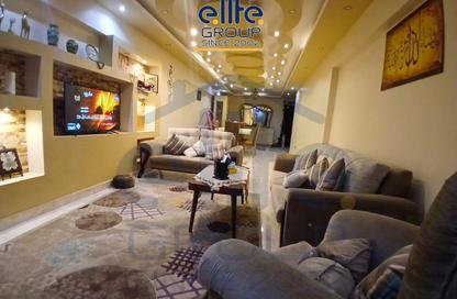 Apartment - 3 Bedrooms - 1 Bathroom for sale in Camp Chezar - Hay Wasat - Alexandria