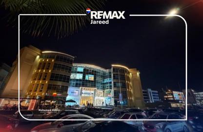 معرض - استوديو - 1 حمام للايجار في كارجو مول - شارع الشباب - الشيخ زايد - الجيزة