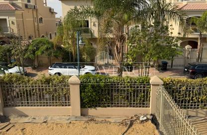 فيلا - 3 - 4 للبيع في الباتيو 5 ايست - الباتيو - كمبوندات الشروق - مدينة الشروق - القاهرة