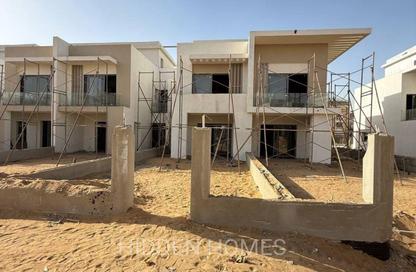 Townhouse - 4 Bedrooms - 5 Bathrooms for sale in Cluster 18 - Hyde Park - New Cairo City - Cairo