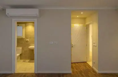 Apartment - 2 Bedrooms - 3 Bathrooms for sale in Pyramids Hills - Cairo Alexandria Desert Road - 6 October City - Giza