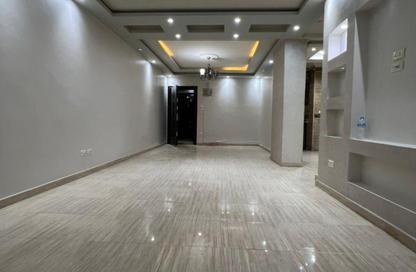 Apartment - 3 Bedrooms - 1 Bathroom for rent in Gate 3 old - Khafre - Hadayek El Ahram - Giza
