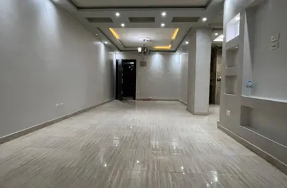 شقة - 3 غرف نوم - 1 حمام للايجار في البوابة الثالثة القديمة - خفرع - حدائق الاهرام - الجيزة