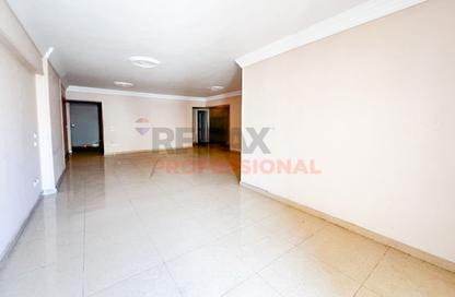 Apartment - 3 Bedrooms - 2 Bathrooms for sale in Ibn Al Nadim St. - Bolkly - Hay Sharq - Alexandria