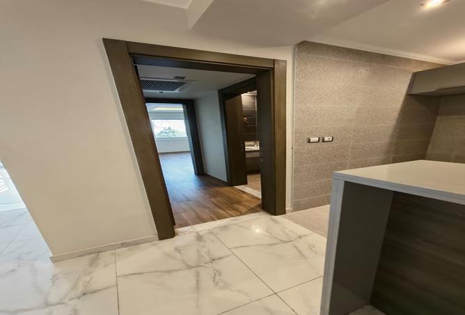 102077787 - Property Image 2