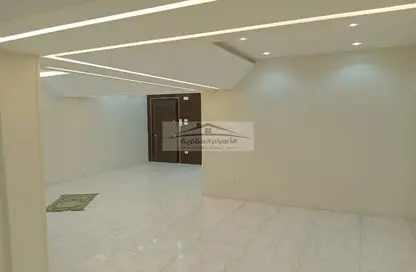 Office Space - 5 Bedrooms - 2 Bathrooms for rent in Ahmed Al Zomor St. - 9th Zone - Nasr City - Cairo