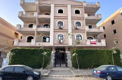 شقة - 3 غرف نوم - 2 حمامات للبيع في المنطقة الرابعة - مدينة الشروق - القاهرة