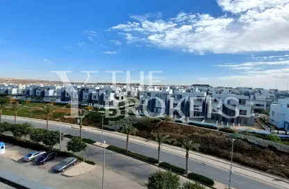 Townhouse - 4 Bedrooms - 4 Bathrooms for sale in Hyde Park Business District Mall - South Teseen St. - The 5th Settlement - New Cairo City - Cairo