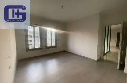 شقة - 2 غرف نوم - 2 حمامات للبيع في فيلدج جيت - المستثمرين الجنوبية - مدينة القاهرة الجديدة - القاهرة