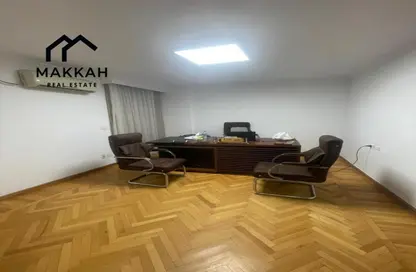 Office Space - 3 Bedrooms - 1 Bathroom for rent in Salah Salem St. - Roxy - Heliopolis - Masr El Gedida - Cairo