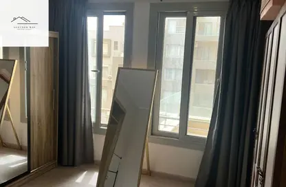 شقة - 2 غرف نوم - 2 حمامات للايجار في فيلدج جيت - المستثمرين الجنوبية - مدينة القاهرة الجديدة - القاهرة